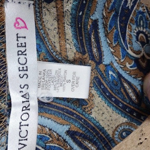 Victoria's Secret Blue Paisley Pattern Tan Lace Trim Adjustable Strap Cami Top - Picture 9 of 12